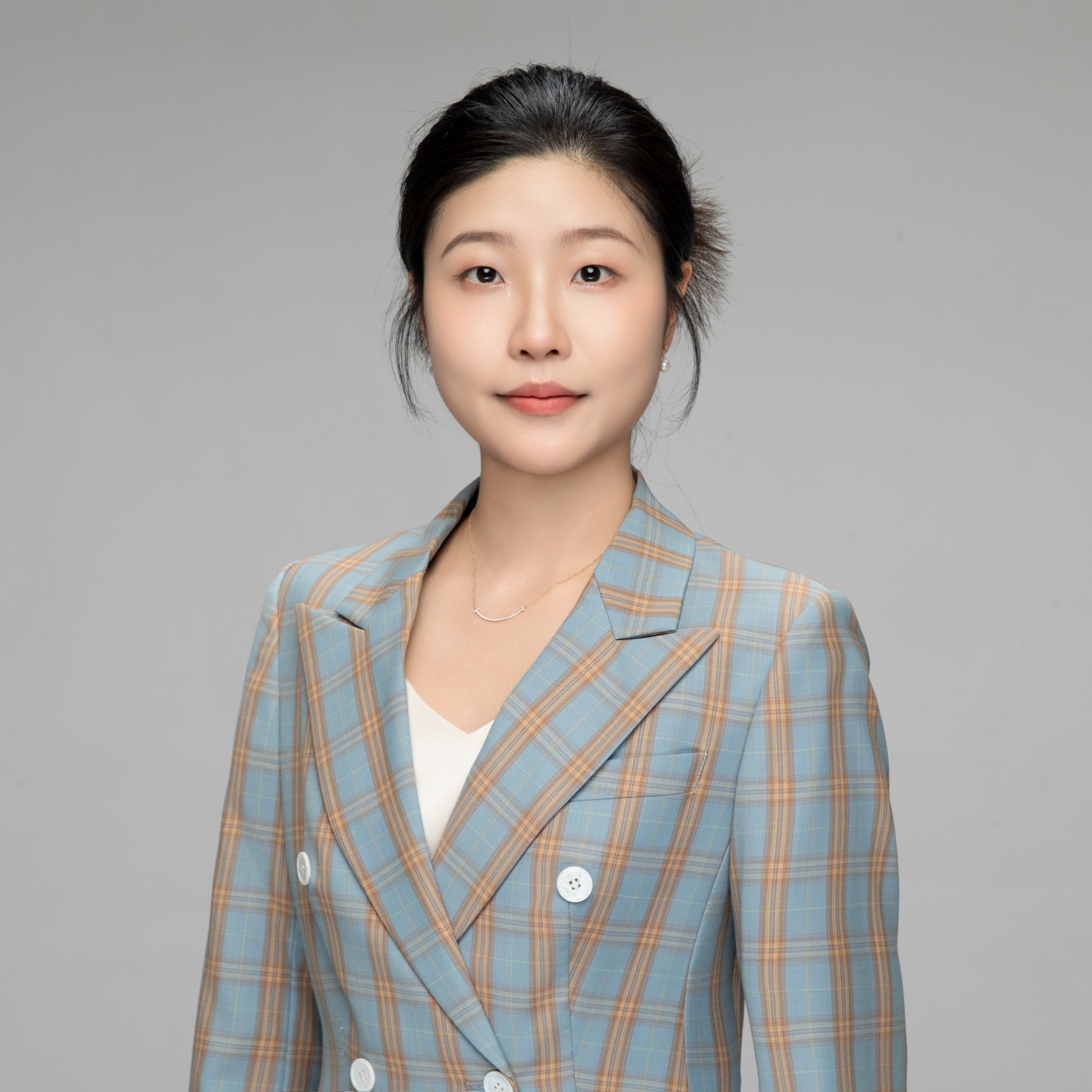 Professional portrait of Wenjin Jean Liu